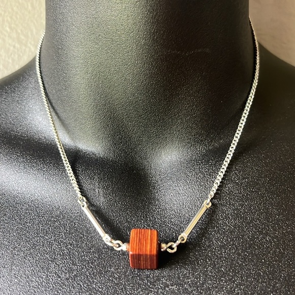 Vintage Sarah Coventry Trendsetter Necklace ~ Wood Cube~ Silver Chain - Picture 10 of 10